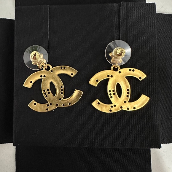 CHANEL 24K Gold Crystal CC Dangle Earrings - Picture 4 of 5